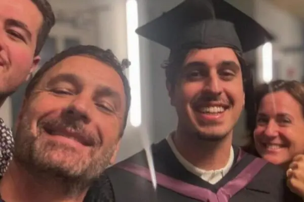 La Vita Familiare di Raoul Bova e i Suoi Figli image 1