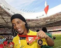 La Storia di Ronaldinho: Un Genio del Calcio