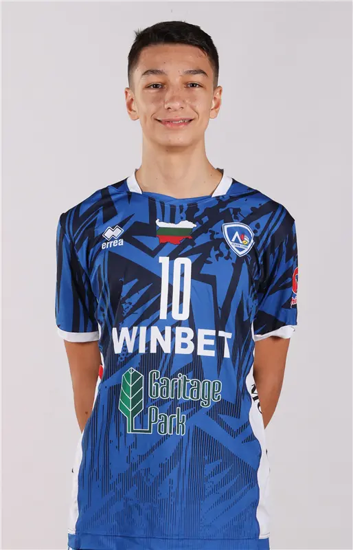 Simeon Nikolov: Un talento in ascesa nel 2023
