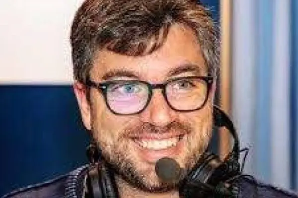 Chi è Stefano Feltri: il Giornalista e Direttore di HuffPost Italia