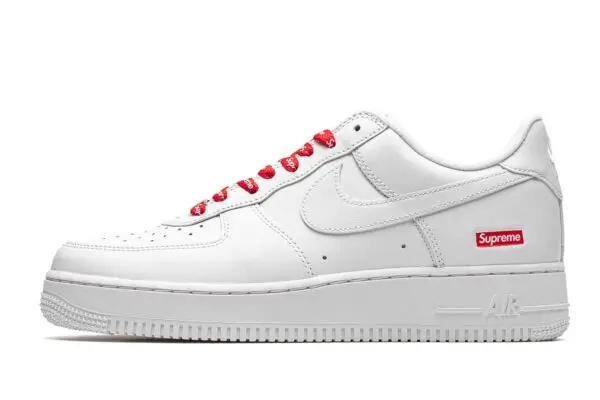 Supreme: Un Viaggio nel Mondo della Moda Streetwear