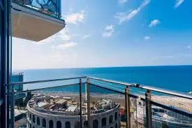 Batumi: La Vivace Città Costiera della Georgia