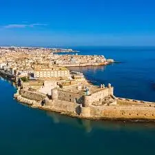 Catania e Siracusa: Il Legame tra Due Città Siciliane