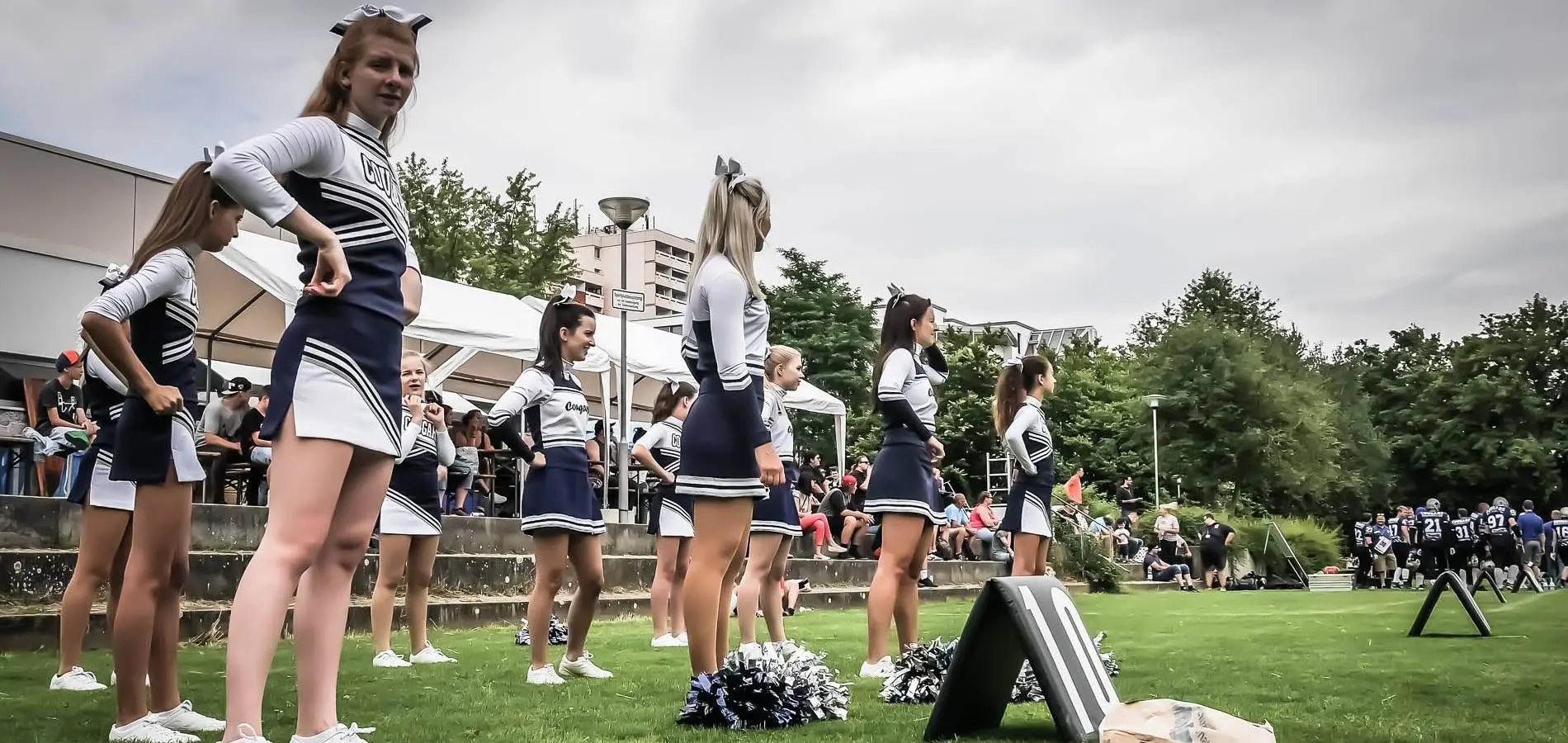 Il mondo delle cheerleader: tra sport e spettacolo