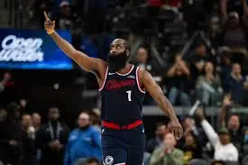 Clippers e Suns: La Battaglia nella Western Conference