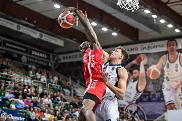Dinamo Sassari e Varese: Una Rivalità Rinnovata nella LBA