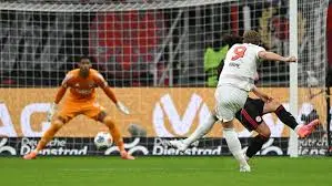 Analisi della Partita Eintracht Frankfurt vs Bayern Monaco image 1