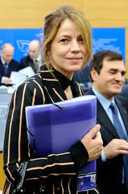 Elisabetta Gardini: La Politica e il Suo Ruolo in Italia