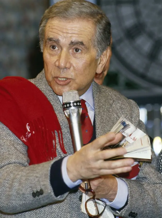 Enzo Tortora: Un Icona della Televisione Italiana