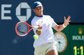 Francesco Passaro: Il Futuro del Tennis Italiano