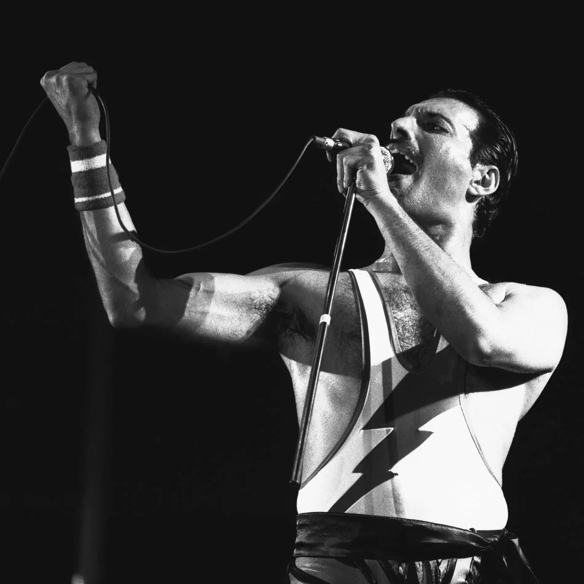 Freddie Mercury: 50 Anni di Innovazione Musicale