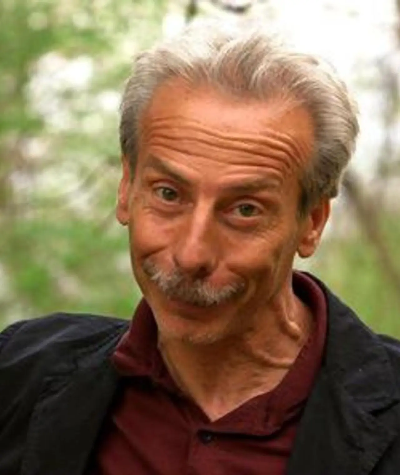 La Vita e la Carriera di Giovanni Storti: Un Comico Iconico