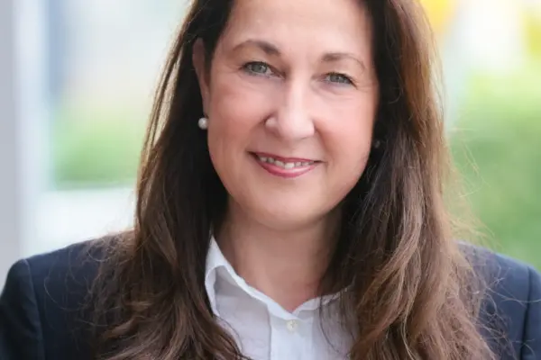Iris Stalzer: Innovazione e Sostenibilità nel Design