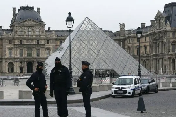 I Recenti Furti al Museo del Louvre: Cosa Sta Succedendo?