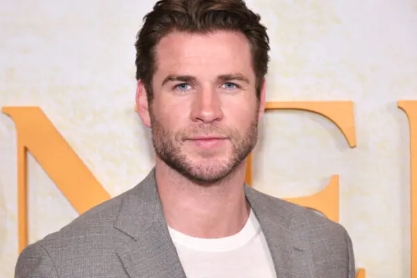 Chi è Liam Hemsworth? Storia e Successi dell’Attore Australiano