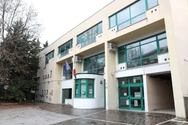 Liceo Marconi Pescara: Un Faro di Educazione nella Città Adriatica