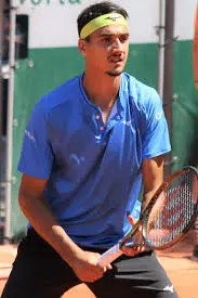 Lorenzo Sonego: La Crescita di un Campione del Tennis Italiano
