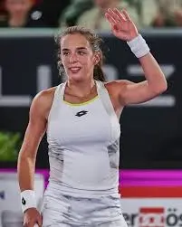 Lucia Bronzetti: Una Promessa del Tennis Italiano