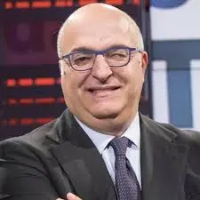 Mario Sechi: Un punto di riferimento nel giornalismo politico
