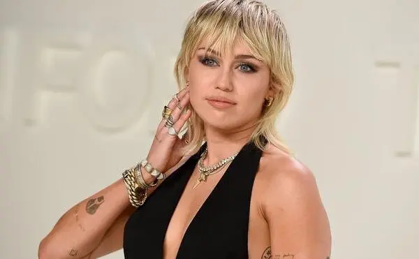 Miley Cyrus: Da Star Bambina a Icona della Musica