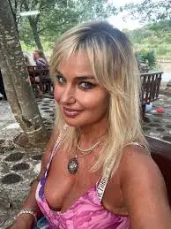 Chi è Morena Zapparoli? Un’Artista in Ascesa
