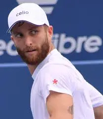 Moutet: La Nuova Stella del Tennis Francese