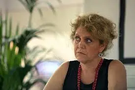 Scopri la Vita e l’Opera di Paola Caridi