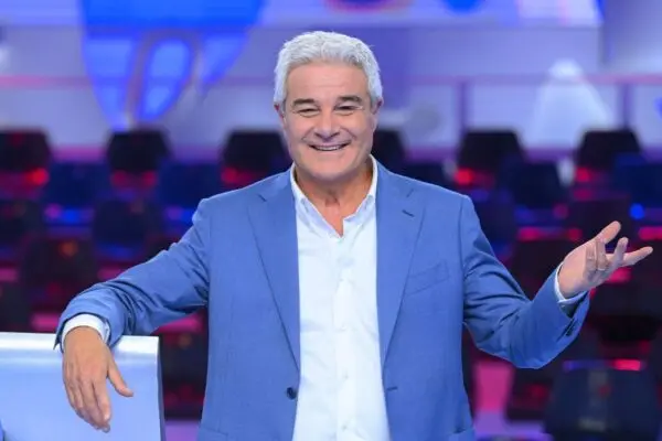 La Vita e la Carriera di Pino Insegno image 1