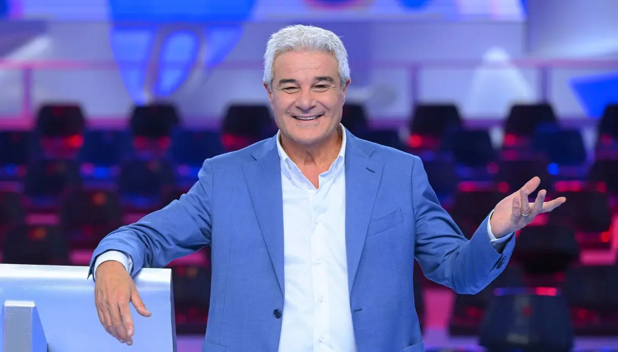 La Vita e la Carriera di Pino Insegno image 1
