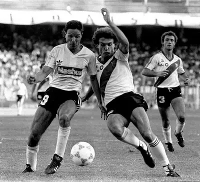 Racing Avellaneda e River Plate: Una Rivalità Infinita