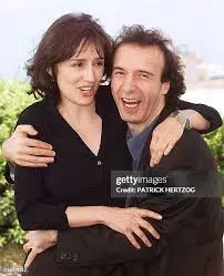La Vita e il Successo di Roberto Benigni image 1