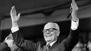 Sandro Pertini: Un Eroe della Repubblica Italiana