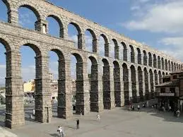 Segovia: Un Viaggio tra Storia e Architettura