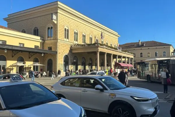 Importanza della Stazione Bologna nel Sistema Ferroviario Italiano image 1