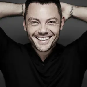 La straordinaria carriera di Tiziano Ferro image 1