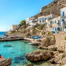 Trapani: Un Viaggio tra Storia e Bellezze Naturali