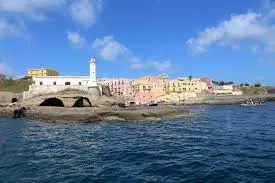 Ventotene: un’isola tra storia e bellezze naturali