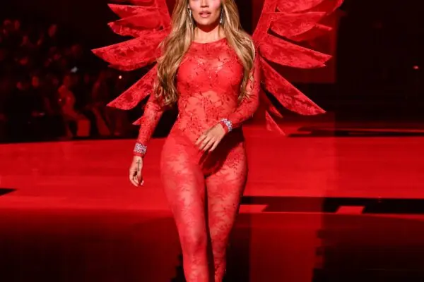 Tutti i Dettagli sul Victoria’s Secret Fashion Show 2025
