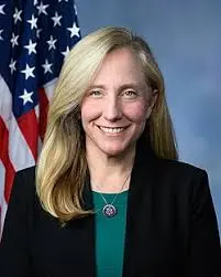 Abigail Spanberger: La Sua Influenza nella Politica Americana