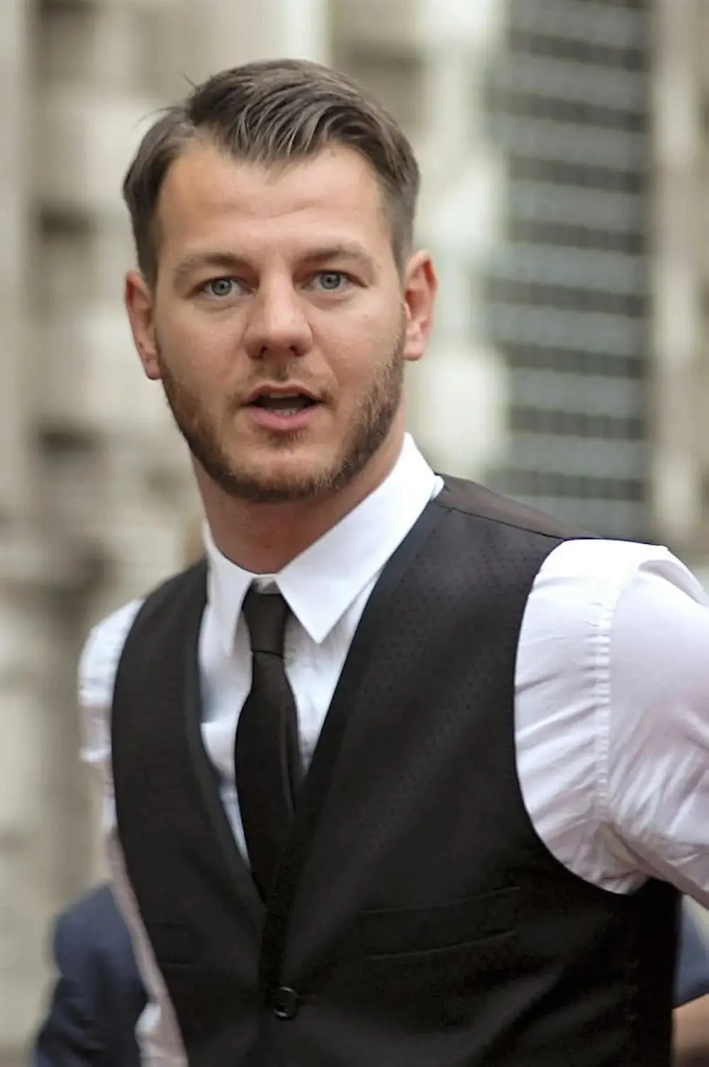 Chi è Alessandro Cattelan e la Sua Influenza sulla TV Italiana