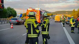 Incidente A8: Riflessioni su Sicurezza Stradale e Traffico