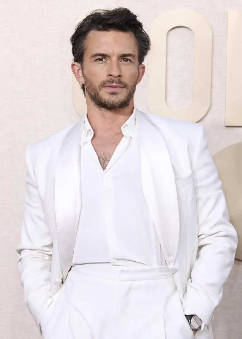 Jonathan Bailey: Un attore in rapida ascesa nella scena globale