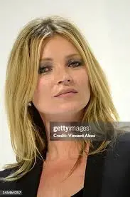 Kate Moss: Dalla Supermodella ai Progetti di Moda Moderni