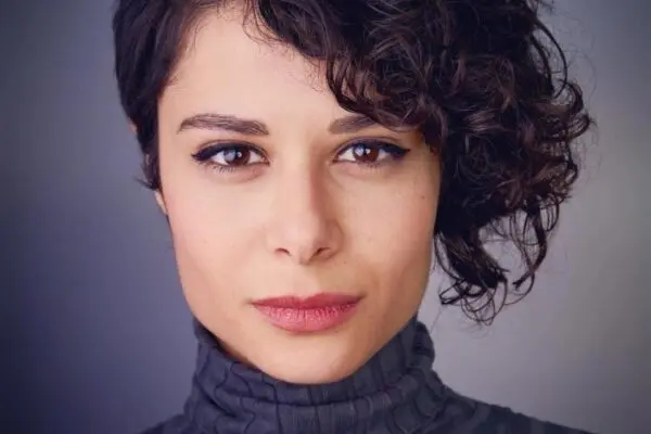 Rasha Younes: Un Voce Forti nei Diritti Umani