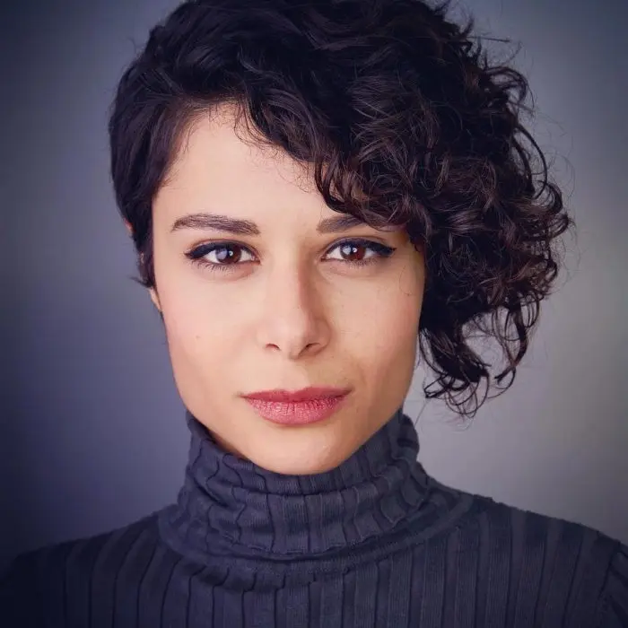 Rasha Younes: Un Voce Forti nei Diritti Umani