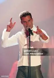 Ricky Martin: Un’icona della musica e dell’attivismo
