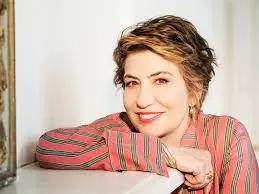 Serena Dandini: Influente Voce della Cultura Italiana
