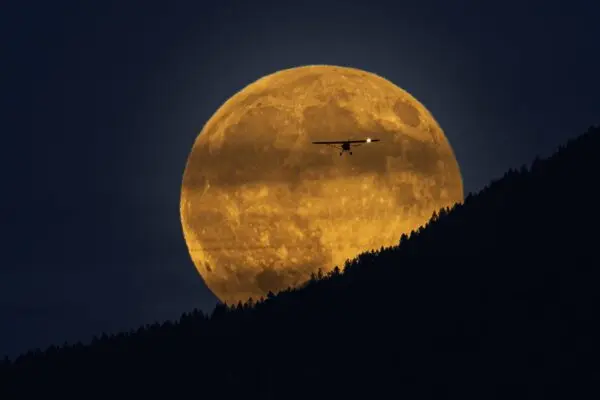 La Magia della Superluna Castoro di Novembre 2023 image 1