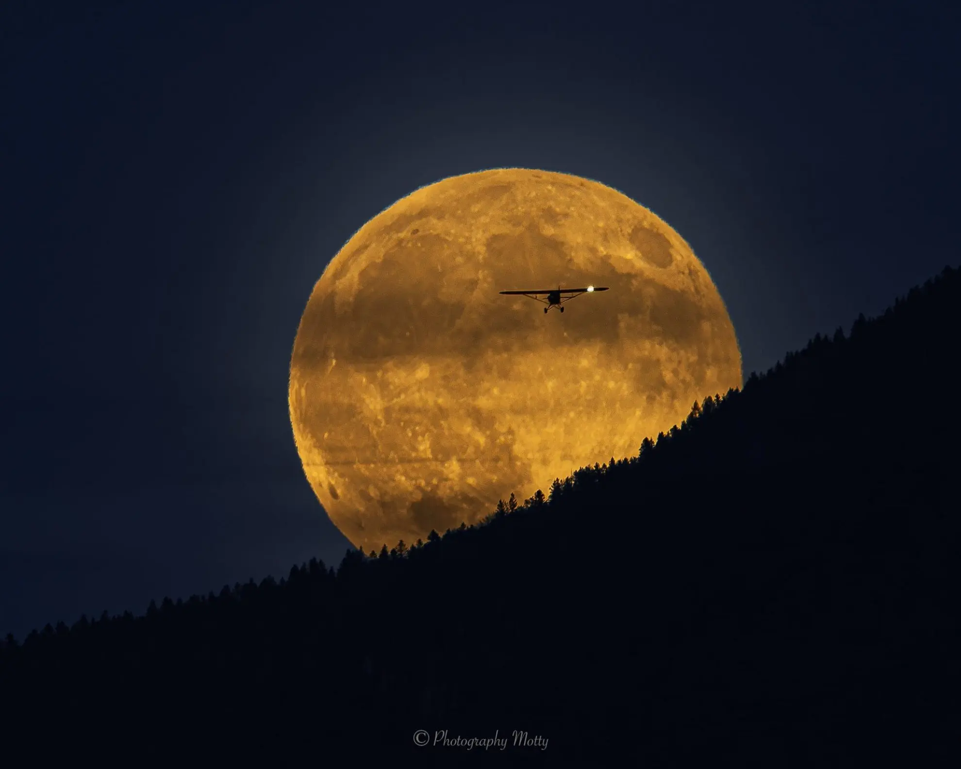 La Magia della Superluna Castoro di Novembre 2023