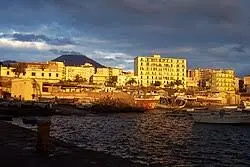 Torre del Greco: Un Patrimonio di Tradizioni e Innovazione